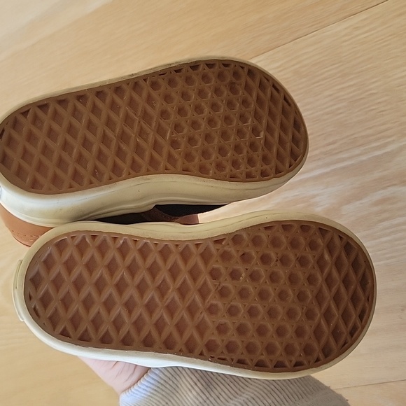 Toddler size 4 slip on vans - Picture 3 of 4